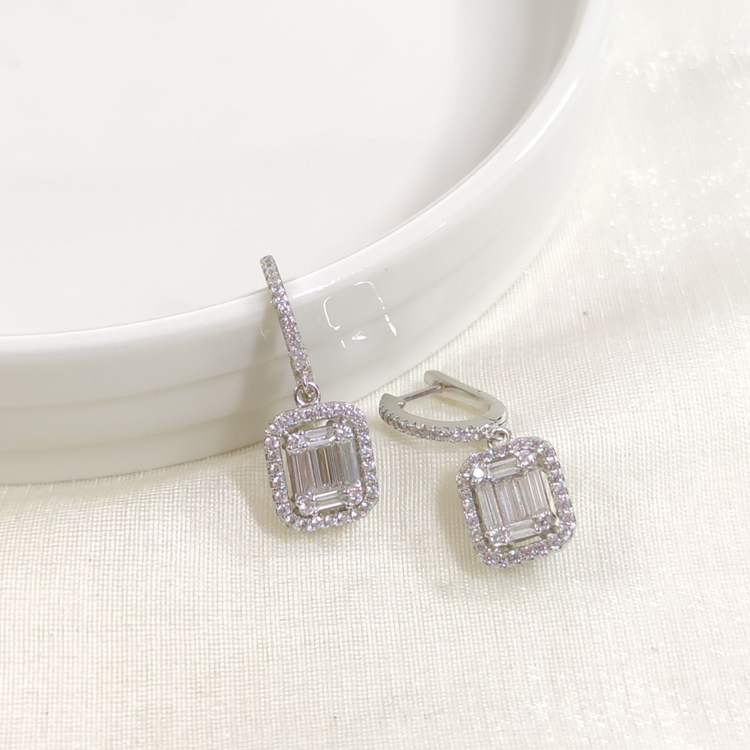 İTHAL PIRLANTA MONTÜR BAGET GÜMÜŞ 10 MM HALKA KÜPE