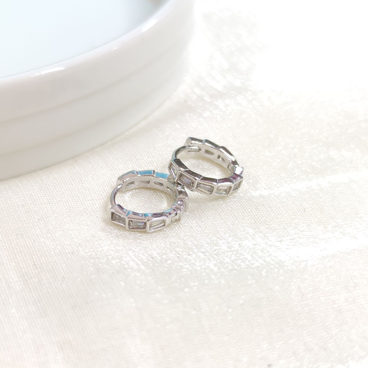 İTHAL 10 MM BAGET DETAY GÜMÜŞ HALKA KÜPE