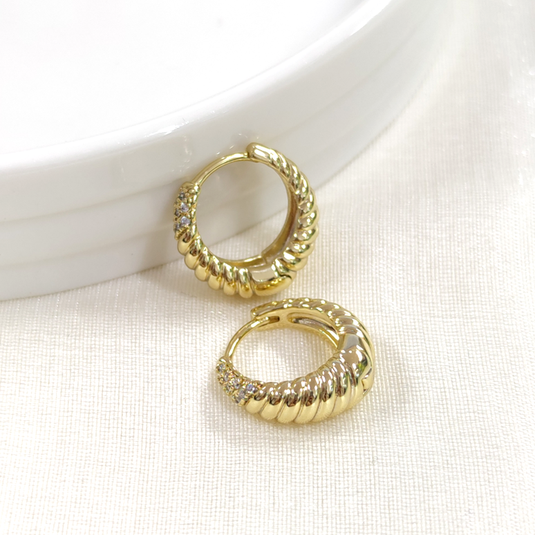 XUPING 12 MM MİDYE GOLD KÜPE
