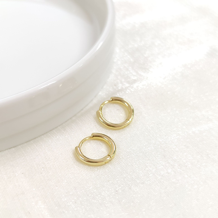 İTHAL 10 MM BOMBELİ GÜMÜŞ HALKA KÜPE