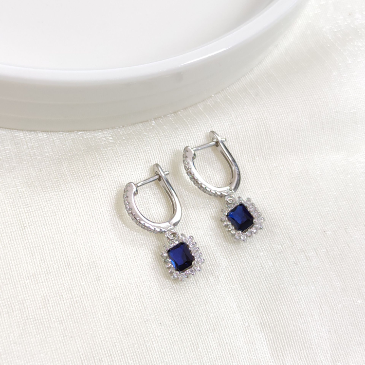 İTHAL SAFİR ZİRKON TAŞLI BAGET GÜMÜŞ HALKA KÜPE