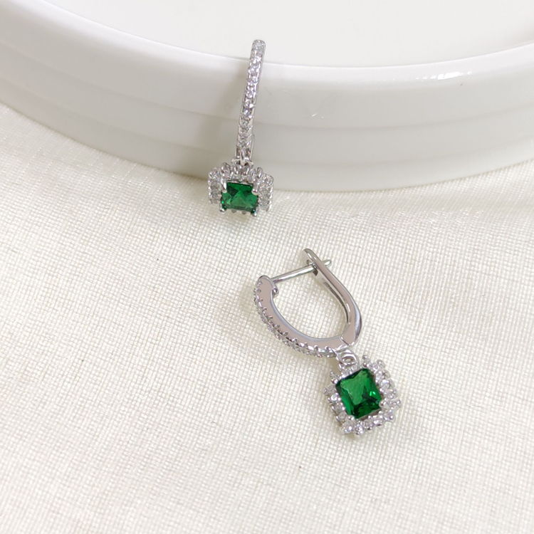 İTHAL ZÜMRÜT ZİRKON TAŞLI BAGET GÜMÜŞ HALKA KÜPE