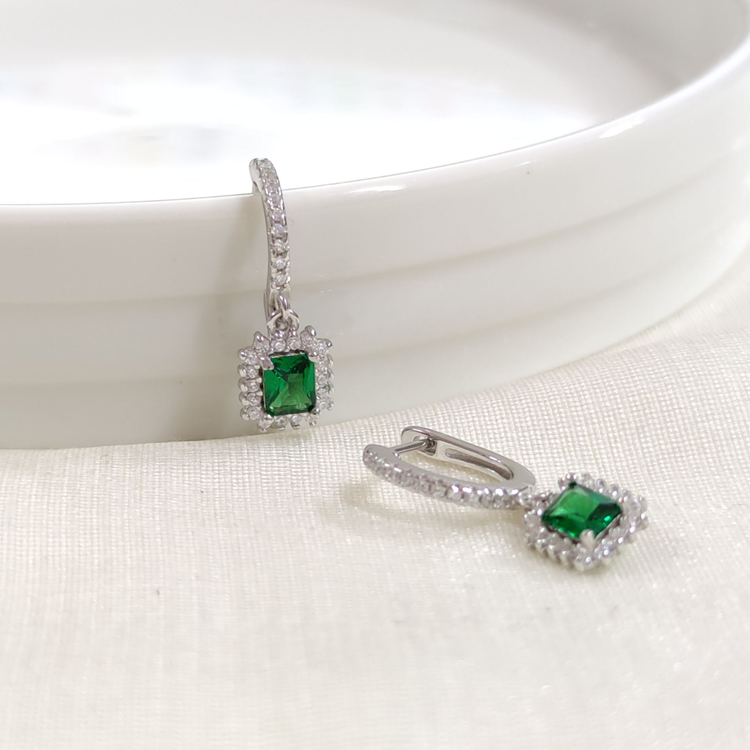 İTHAL ZÜMRÜT ZİRKON TAŞLI BAGET GÜMÜŞ HALKA KÜPE