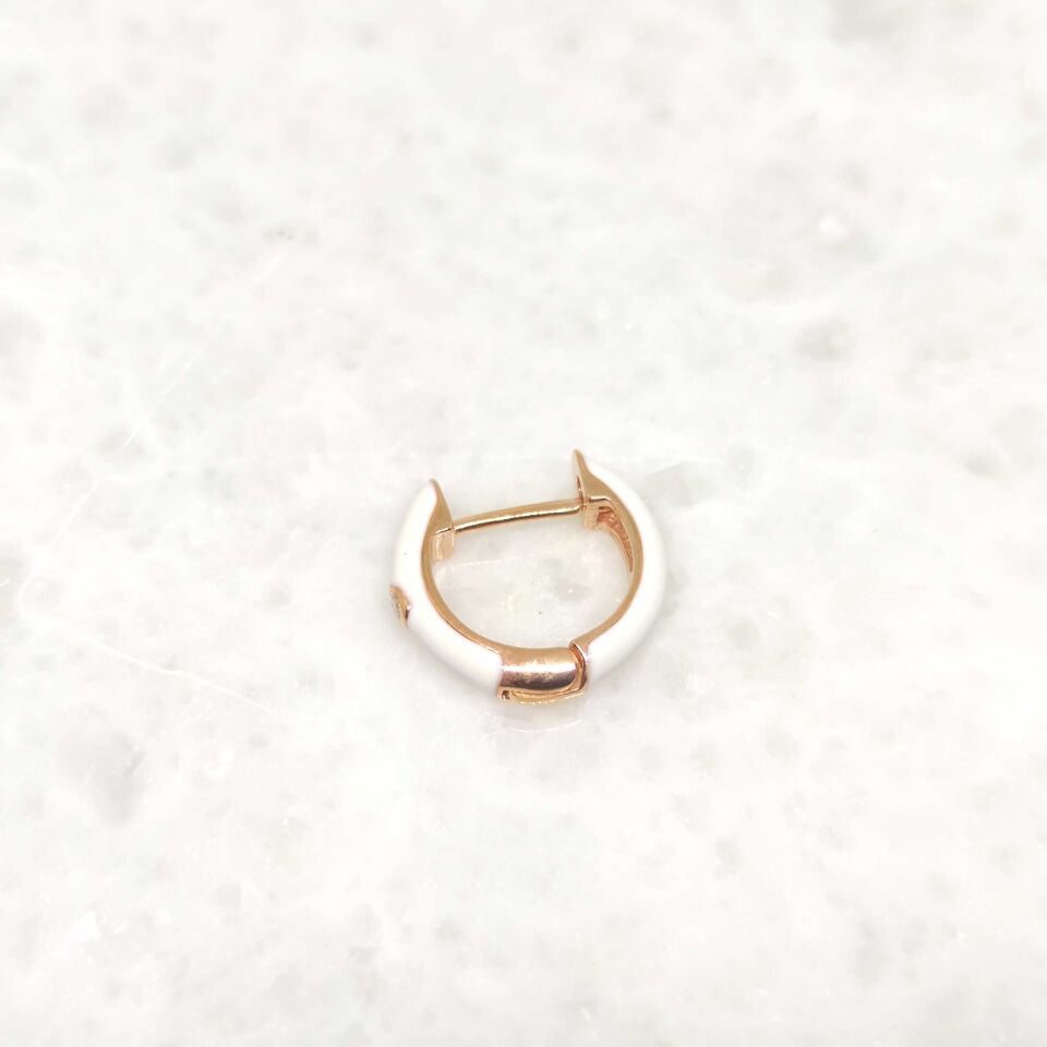 BEYAZ MİNELİ TEK GÜMÜŞ HALKA KÜPE ROSE BAKIR - STD