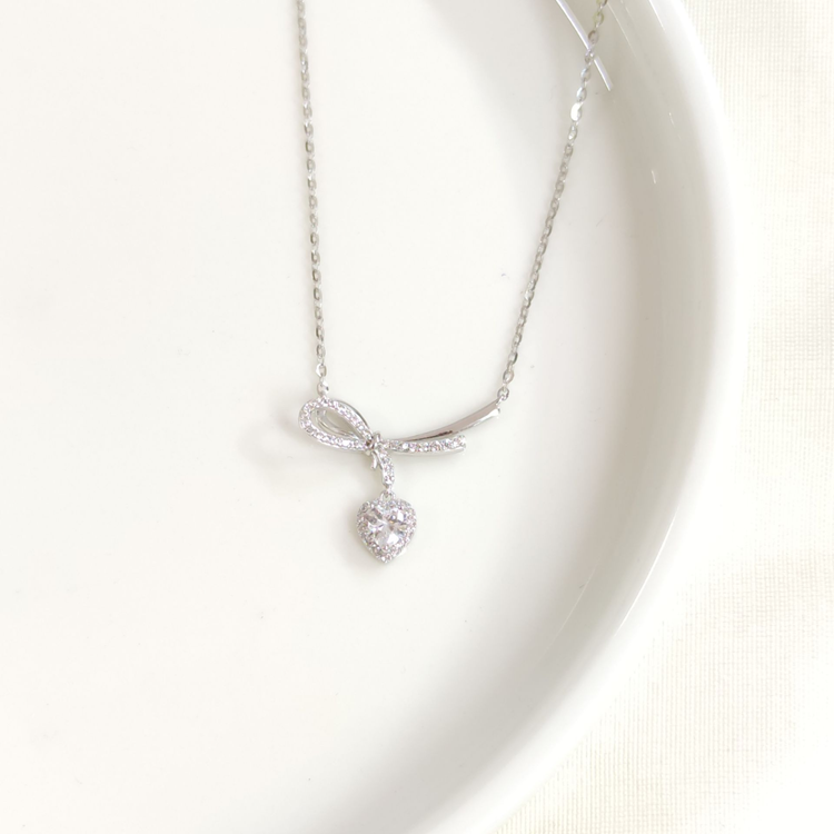 İTHAL 20 MM FİYONK KALP GÜMÜŞ KOLYE