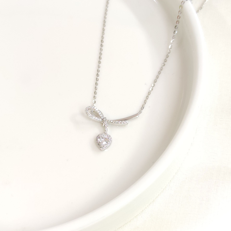 İTHAL 20 MM FİYONK KALP GÜMÜŞ KOLYE