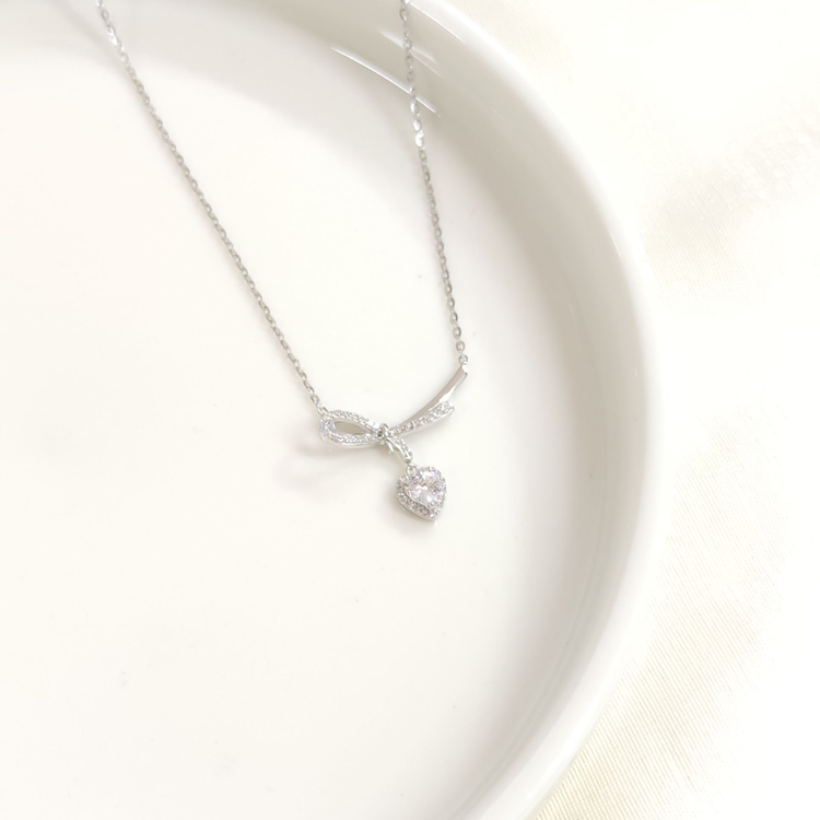 İTHAL 20 MM FİYONK KALP GÜMÜŞ KOLYE