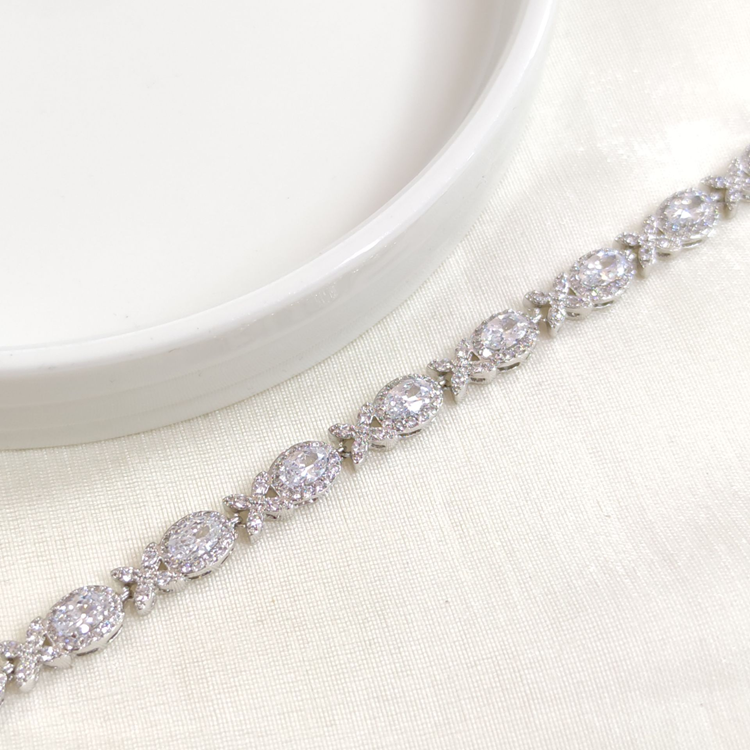 XUPING OVAL TAŞLI BİLEKLİK BEYAZ 17+2 CM