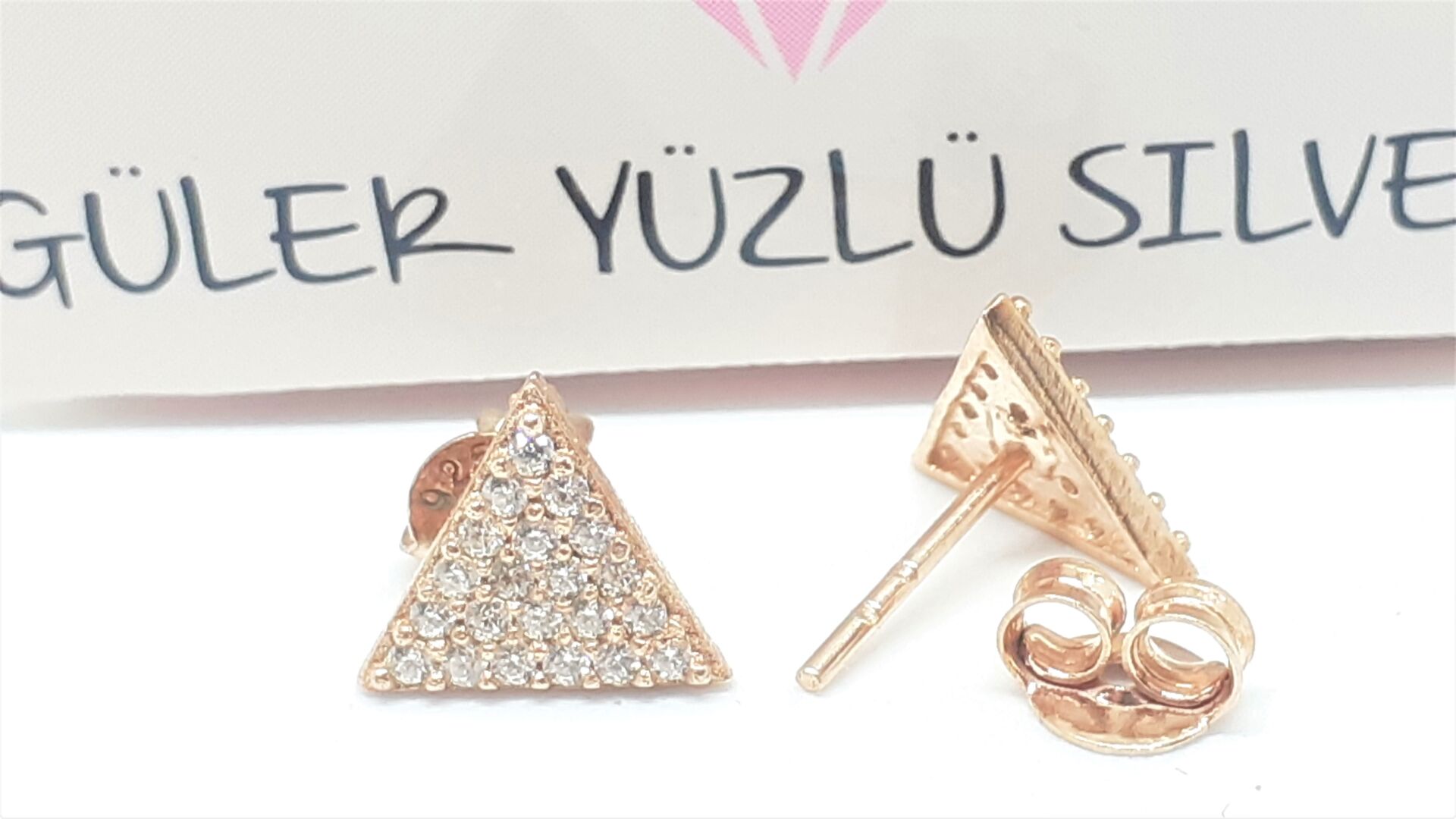 MİNİMAL ZİRKON TAŞLI ÜÇGEN GÜMÜŞ KÜPE