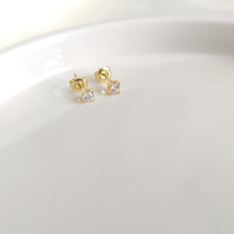 3 MM TEK TAŞ GÜMÜŞ KÜPE STD - ALTIN SARI