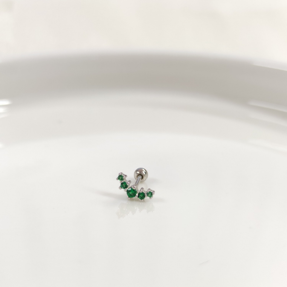 YEŞİL SIRALI TAŞ GÜMÜŞ TRAGUS PIERCING
