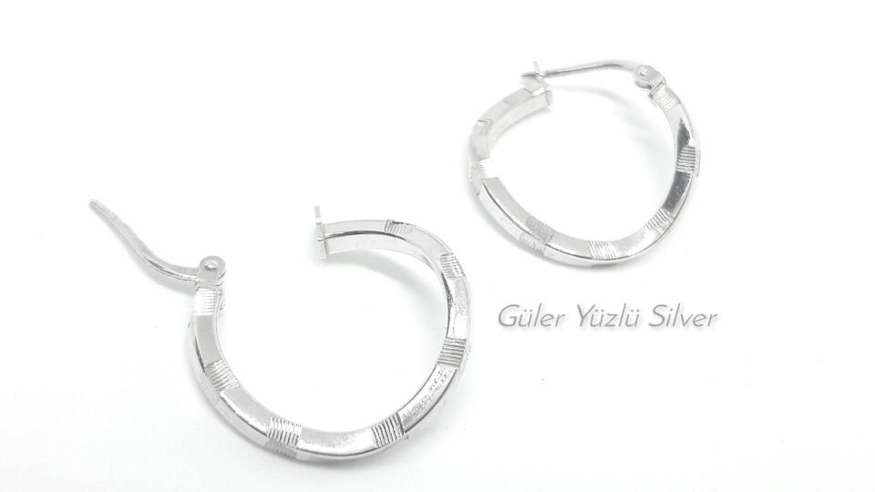15 MM İTHAL DALGALI HALKA GÜMÜŞ KÜPE