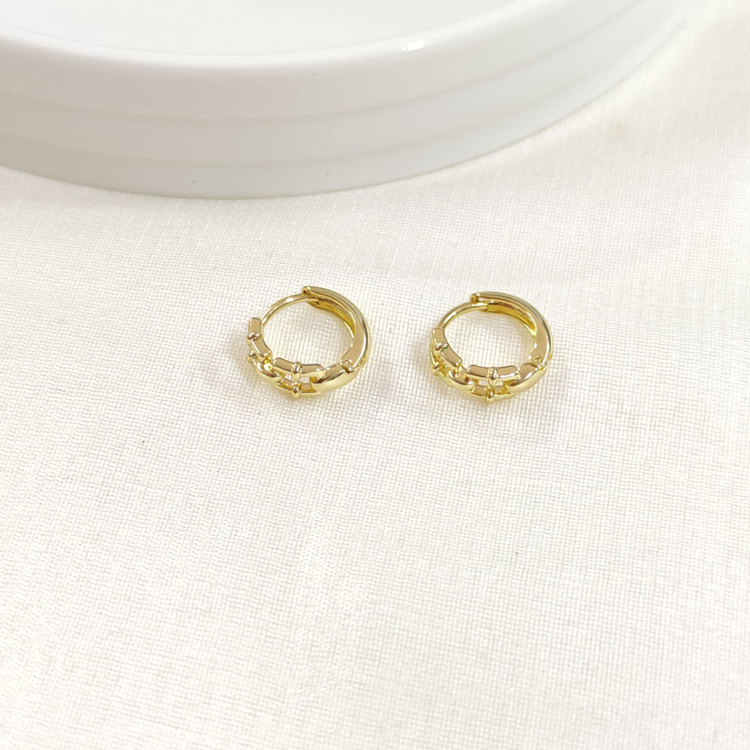 XUPING 10 MM ATAÇ DETAY HALKA KÜPE GOLD