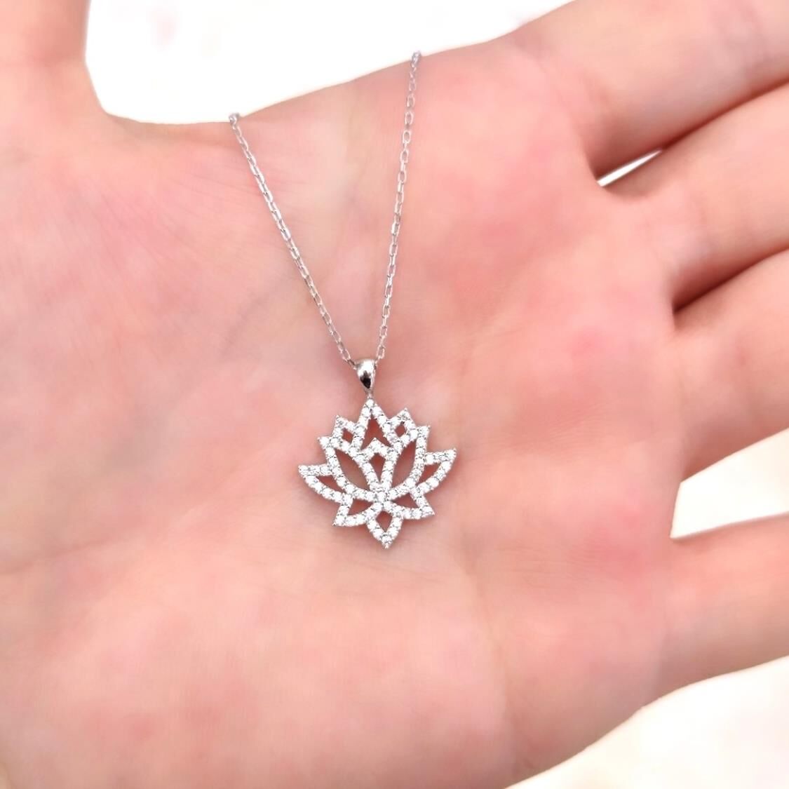 MİNİ LOTUS ÇİÇEK GÜMÜŞ KOLYE RODYUM BEYAZ - STD