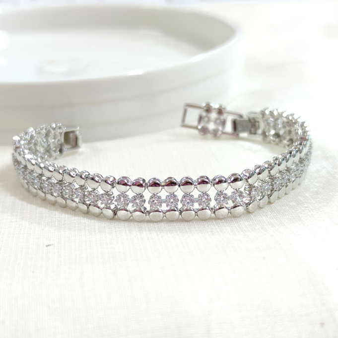 XUPING TAŞLI BİLEKLİK BEYAZ 17 CM