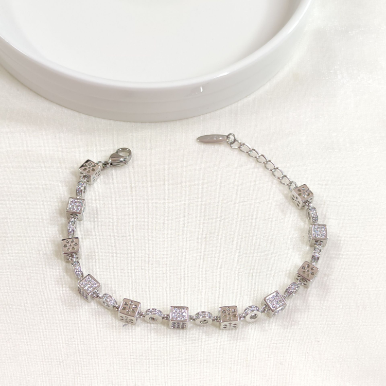 XUPING KÜP BİLEKLİK BEYAZ 17+3 CM