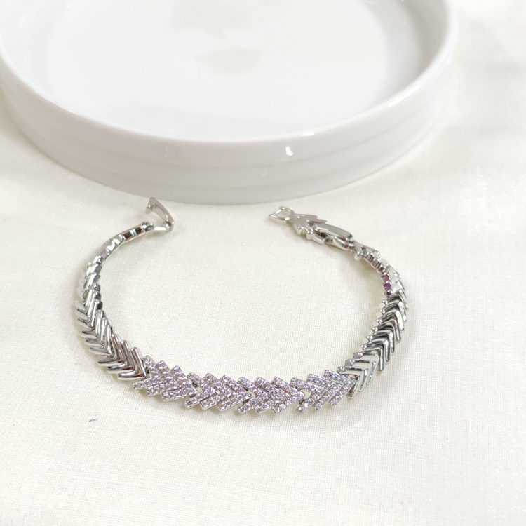 XUPING TAŞLI 7 MM BALIK SIRTI BİLEKLİK BEYAZ 17+3 CM